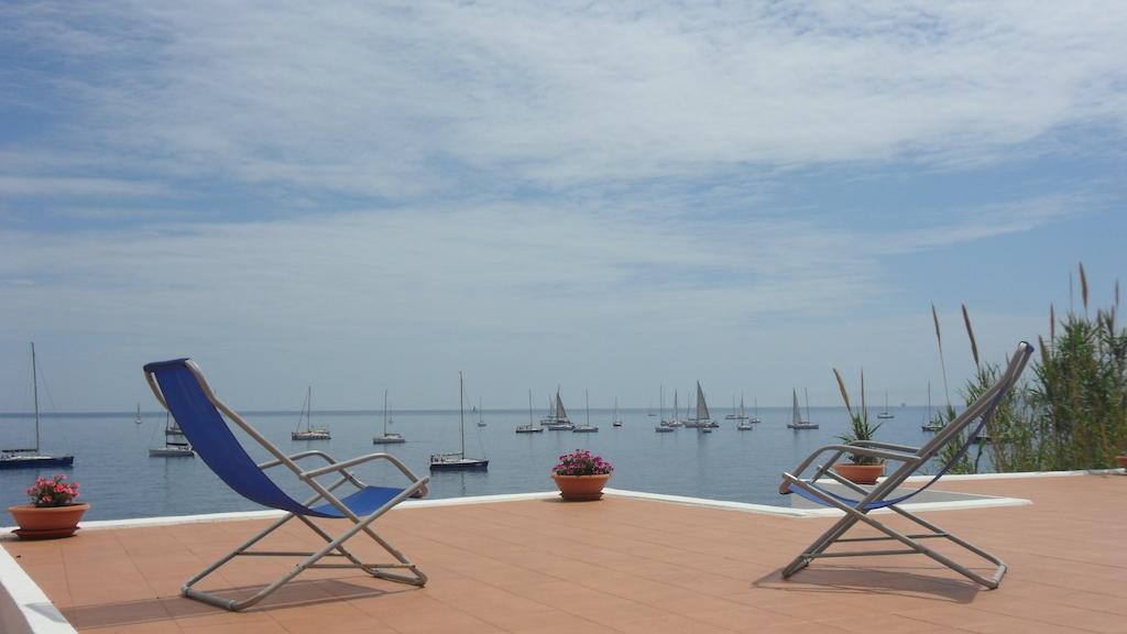 Hotel Punta Barone Santa Marina Salina Bagian luar foto